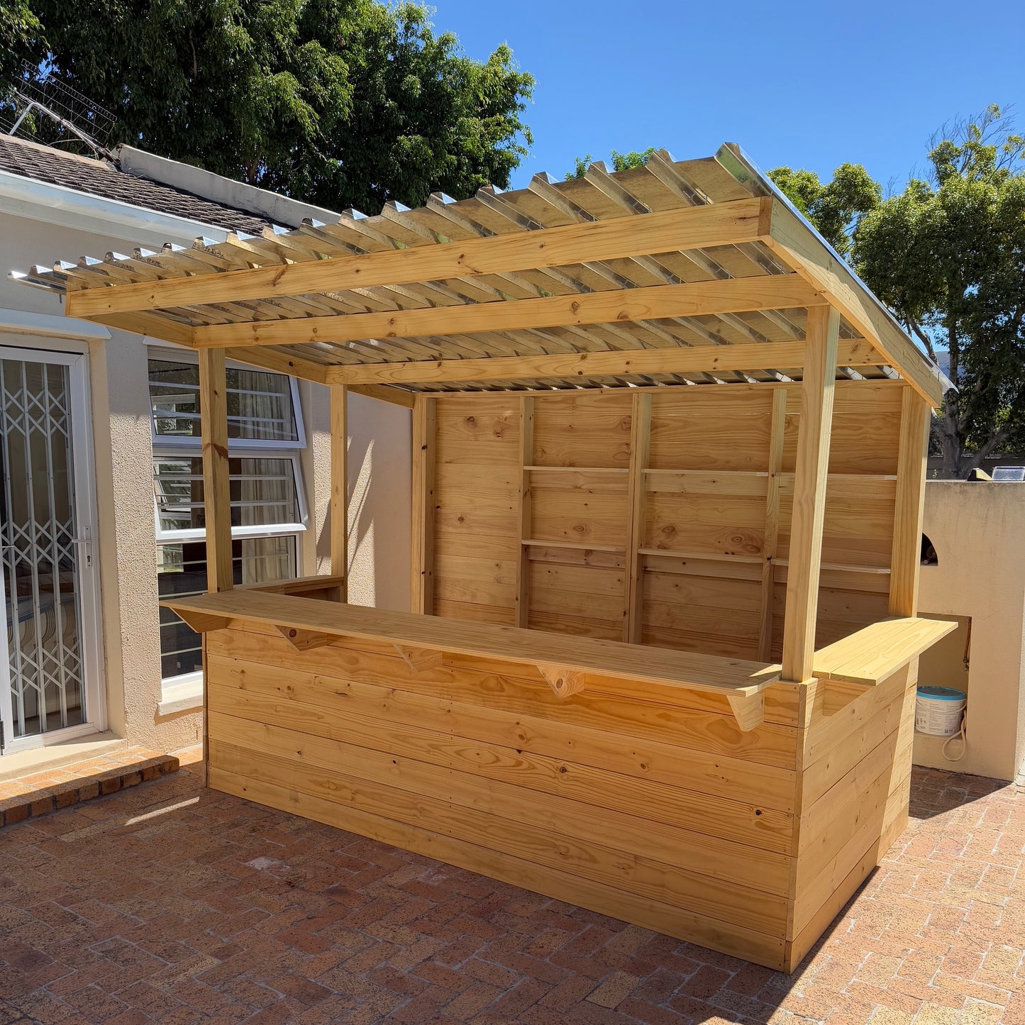 Matt's Pub 2x1.5m (MEDIUM)